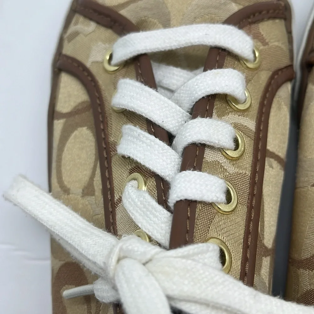 Coach Dee Logo Tennis Shoe‎ Lace Up Brown Sneaker Size 7B Athletic Preppy Retro